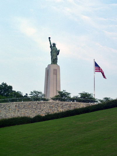 05292006 Liberty Park Statue.jpg